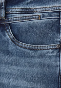 Jeans look destroy
