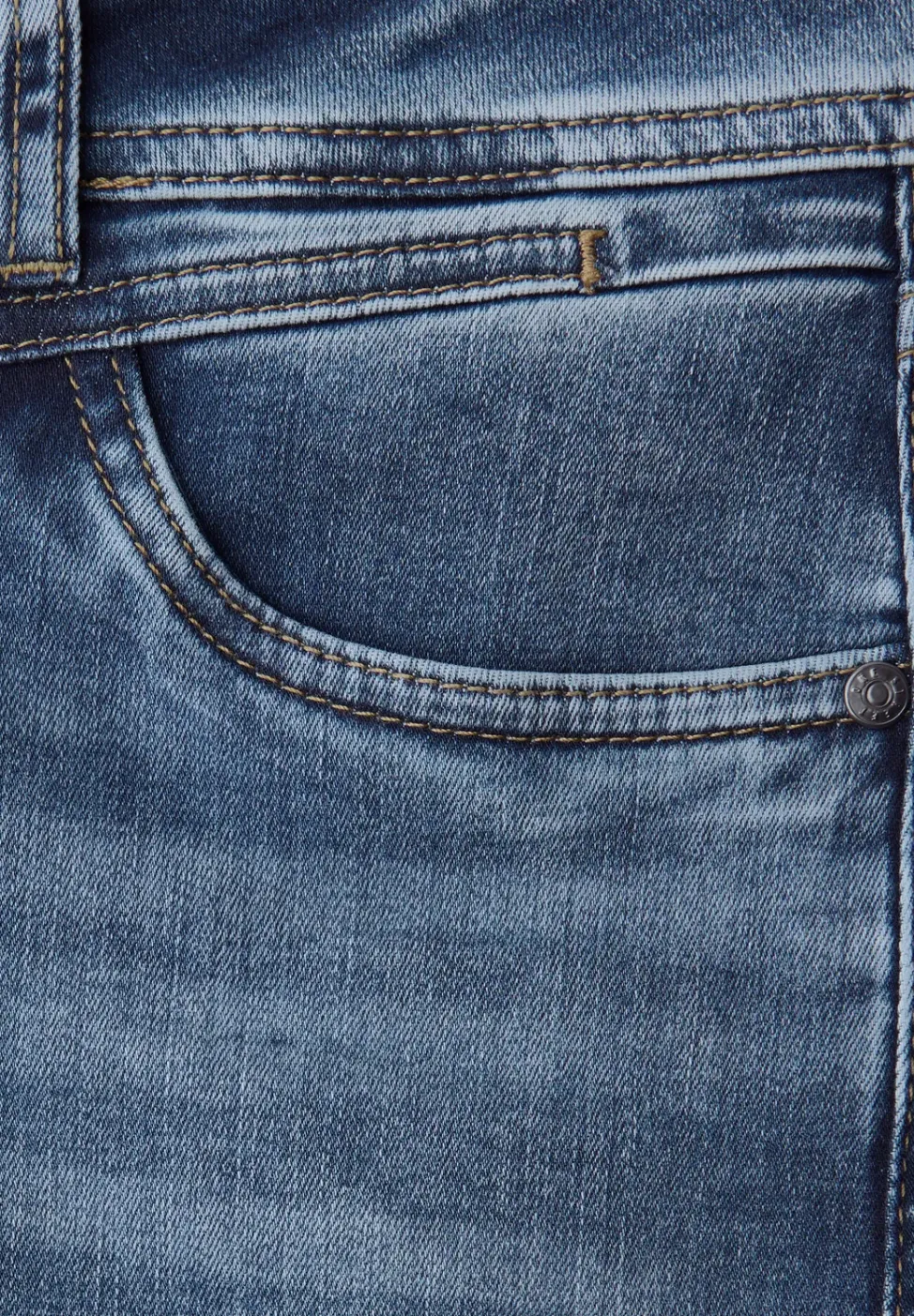 Jeans look destroy