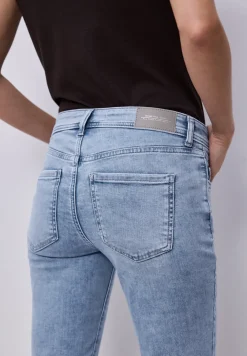 Jeans Mid Waist Slim Leg à la coupe Slim Fit