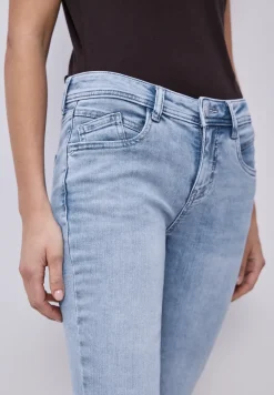 Jeans Mid Waist Slim Leg à la coupe Slim Fit