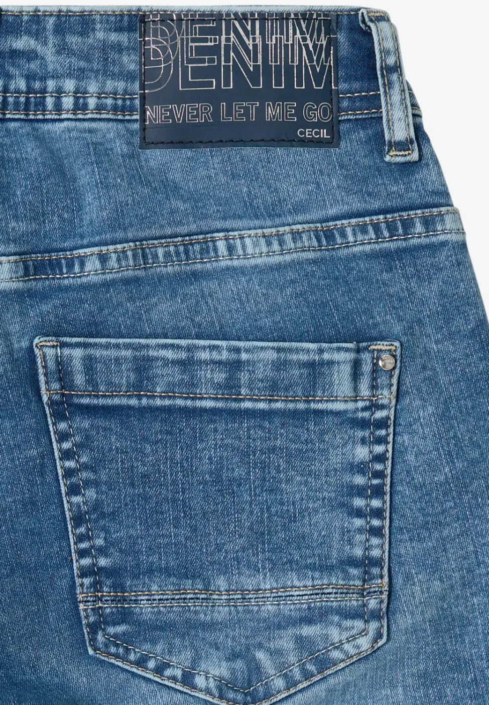 Jeans Slim Fit avec détail