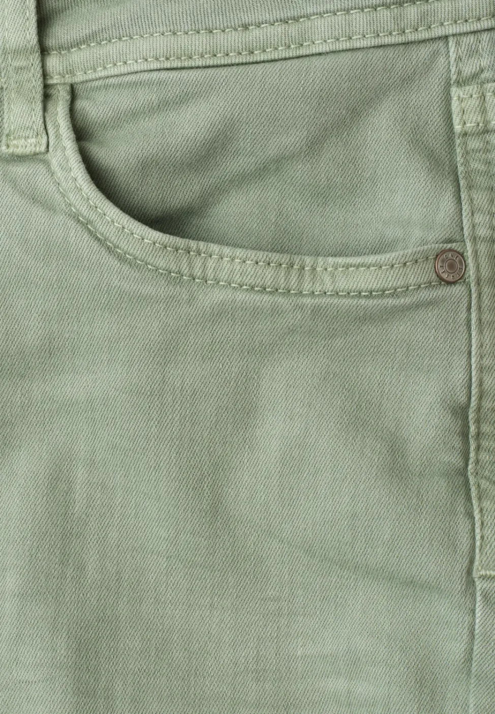 Jeans Straight Legs avec ourlet ouvert