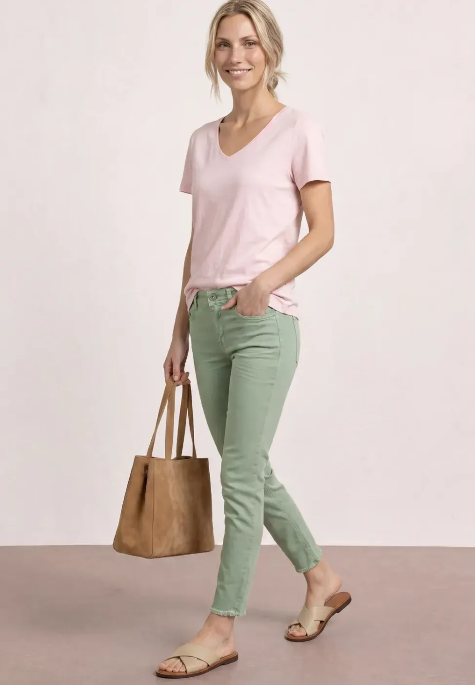 Jeans Straight Legs avec ourlet ouvert