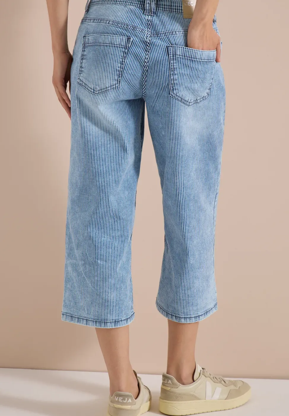 Jean taille haute à larges jambes et rayures
