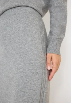 Jupe avec détails structurés