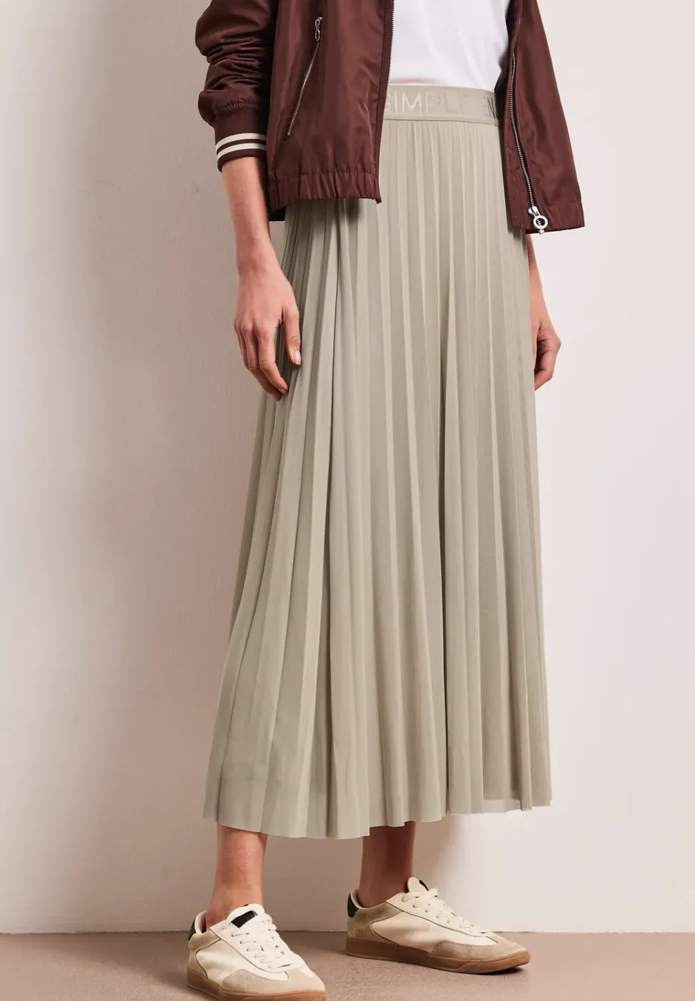 Jupe midi en mesh à structure plissée