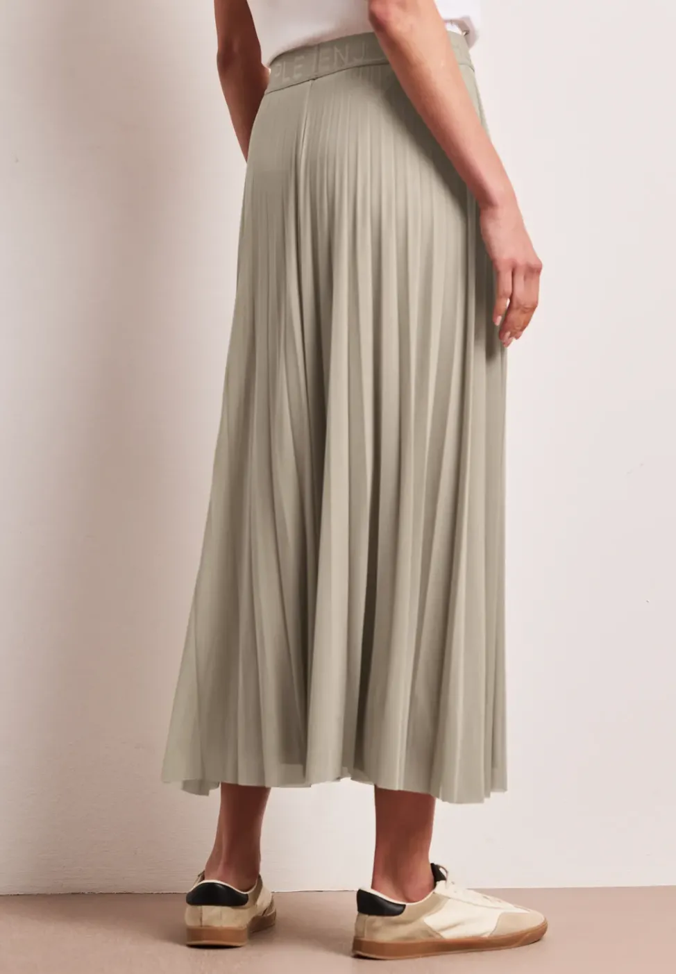 Jupe midi en mesh à structure plissée