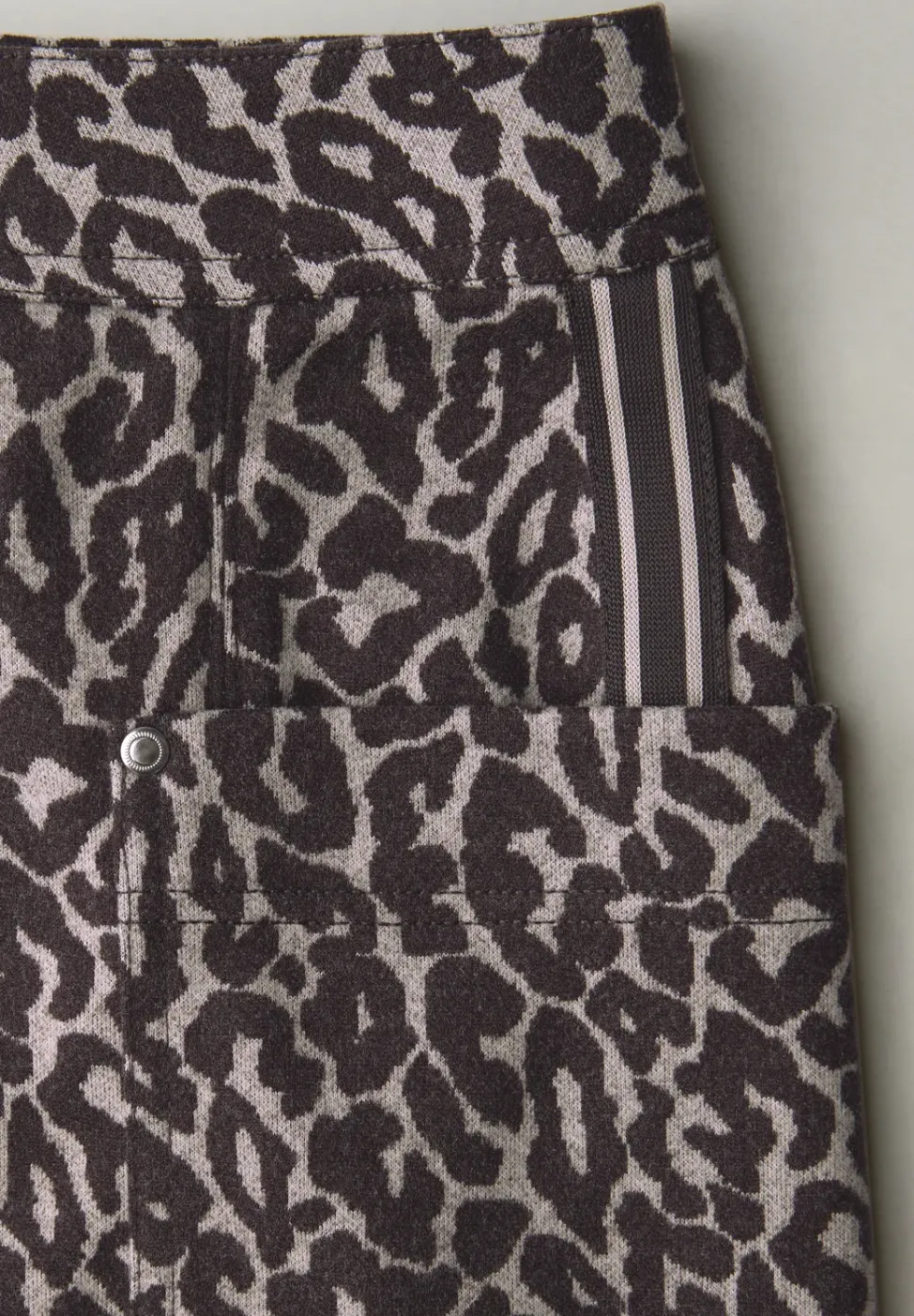 Jupe à motif léopard