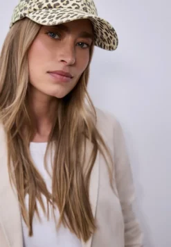 Leo Cap
