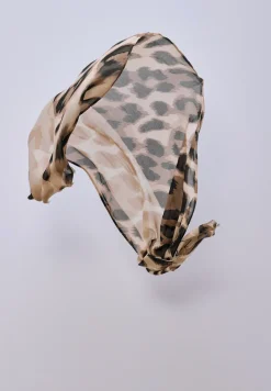 Longue écharpe à motif léopard