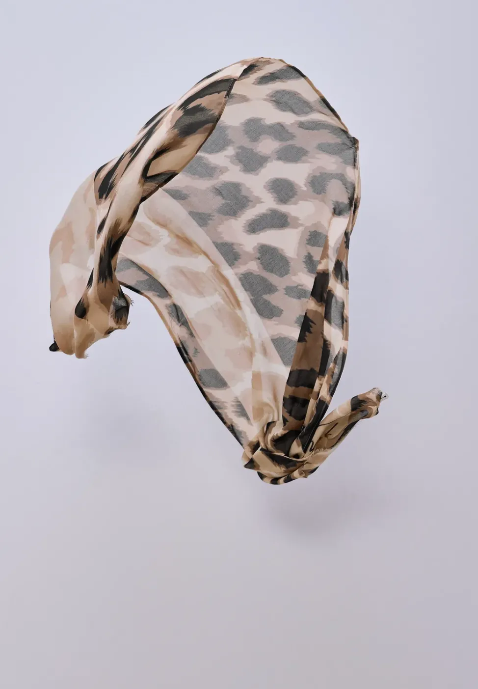 Longue écharpe à motif léopard