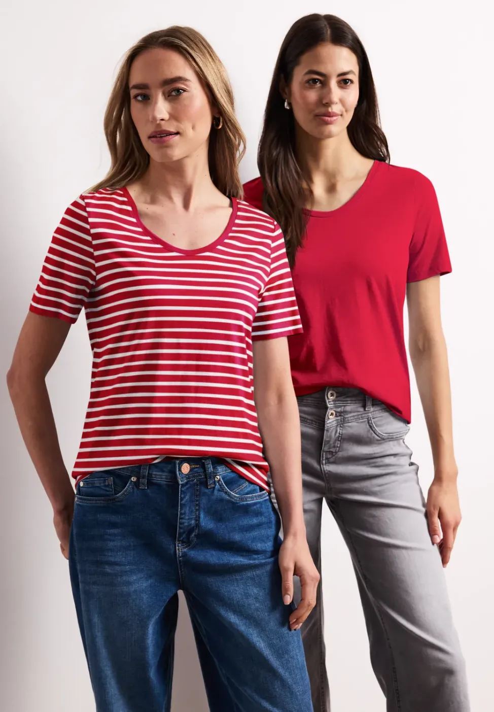 Lot de 2 T-shirts avec encolures arrondies en V
