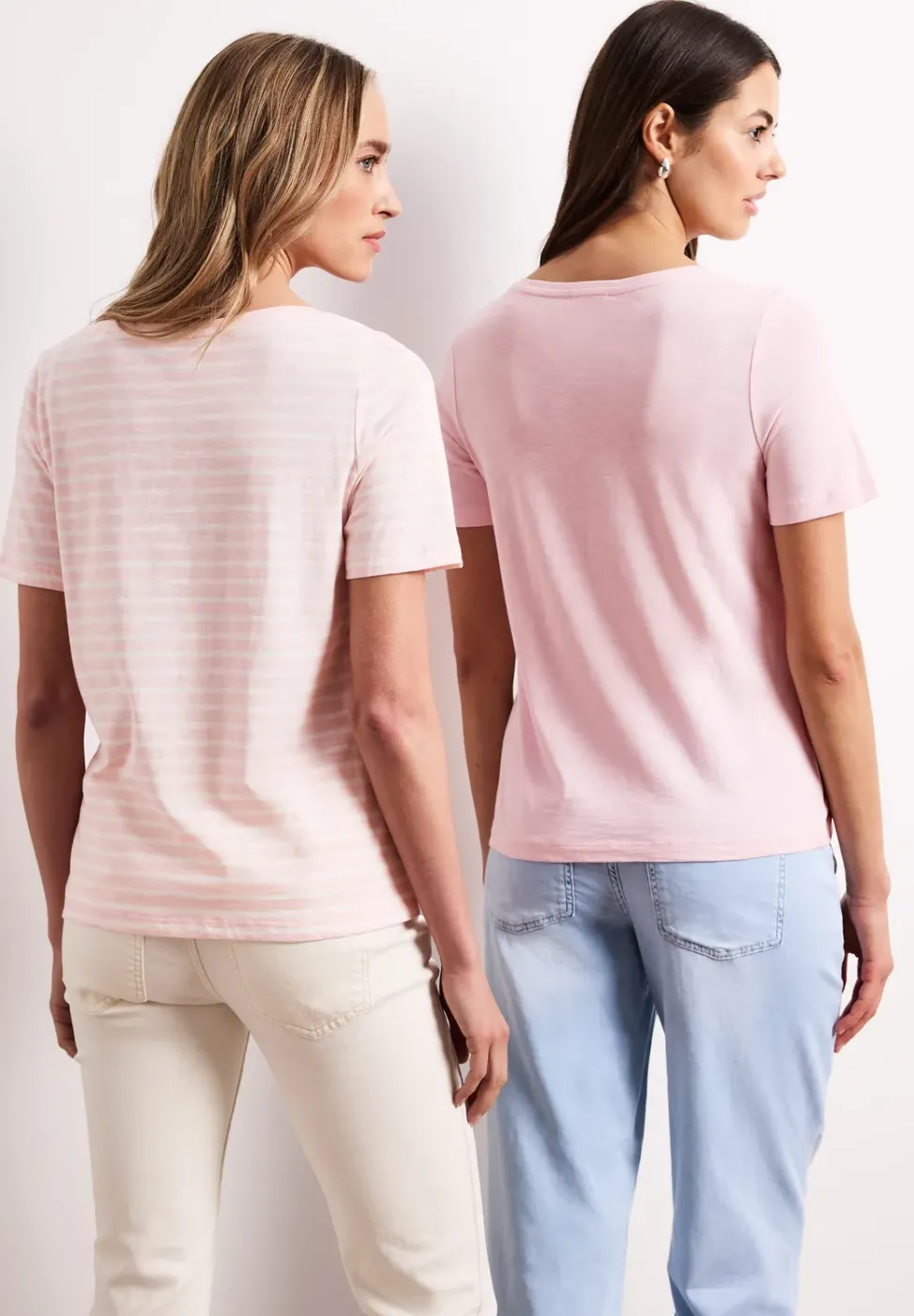 Lot de 2 T-shirts avec encolures arrondies en V