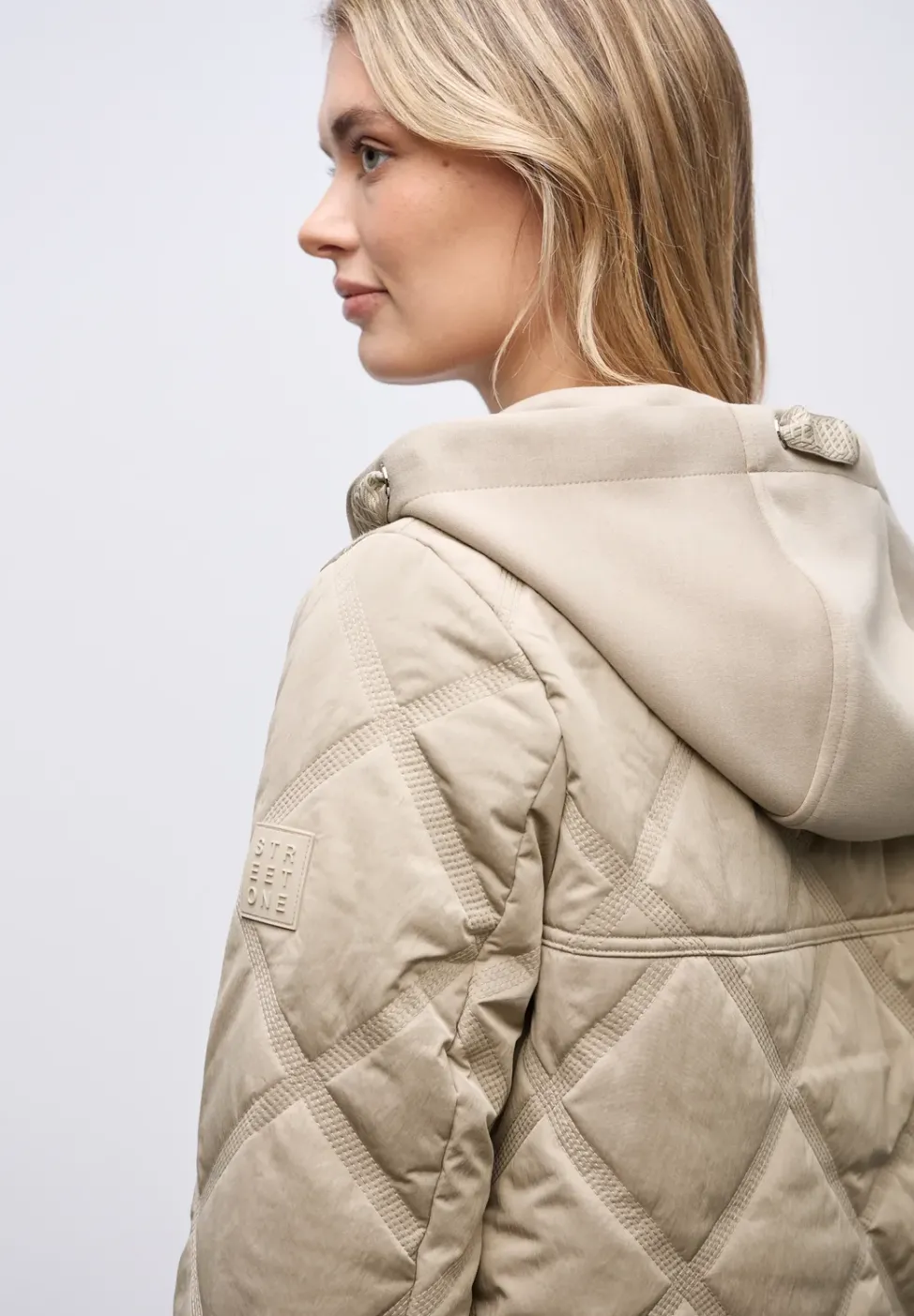 Manteau matelassé avec capuche