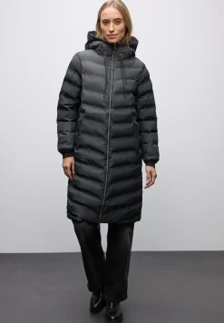 Manteau avec coutures collées