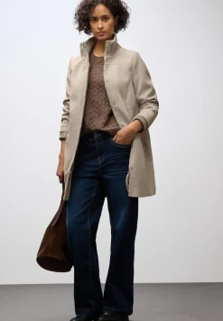 Manteau avec détails en tricot