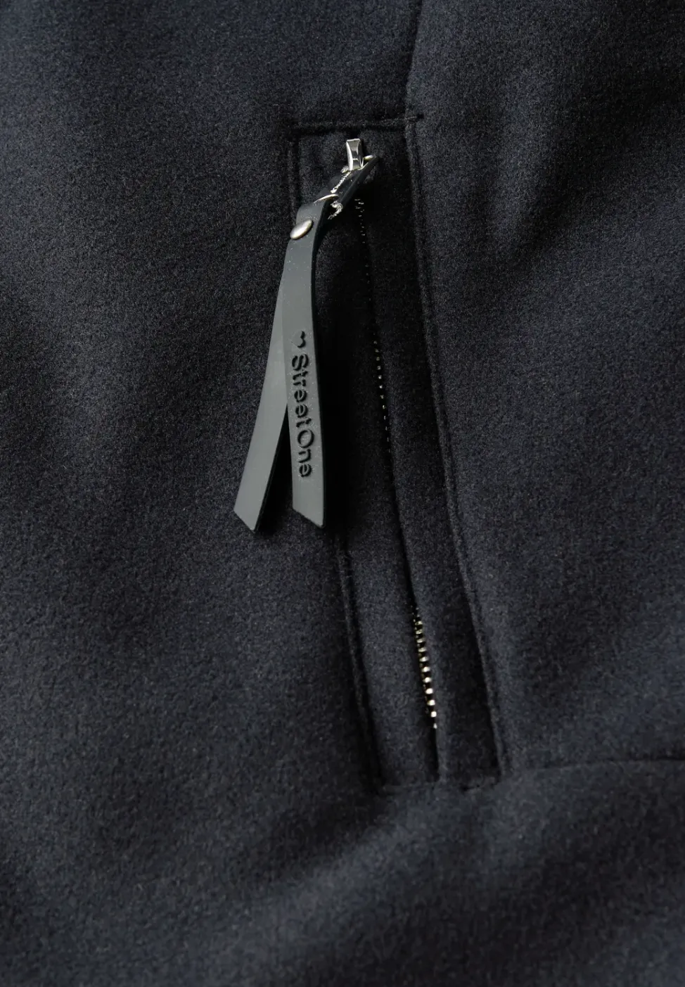 Manteau avec détails en tricot