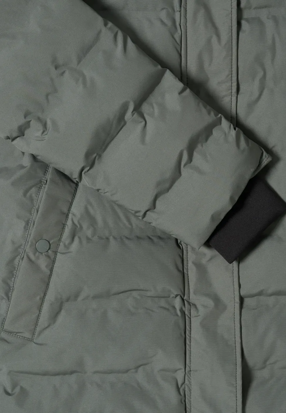 Manteau avec matelassage sans coutures