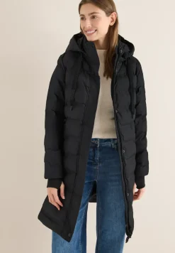Manteau avec matelassage sans coutures