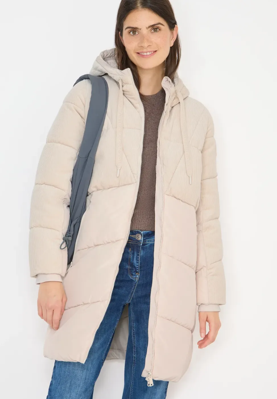 Manteau bouffant avec mélange de velours côtelé