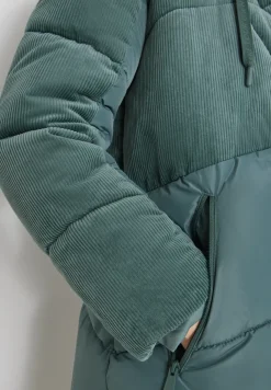 Manteau bouffant avec mélange de velours côtelé
