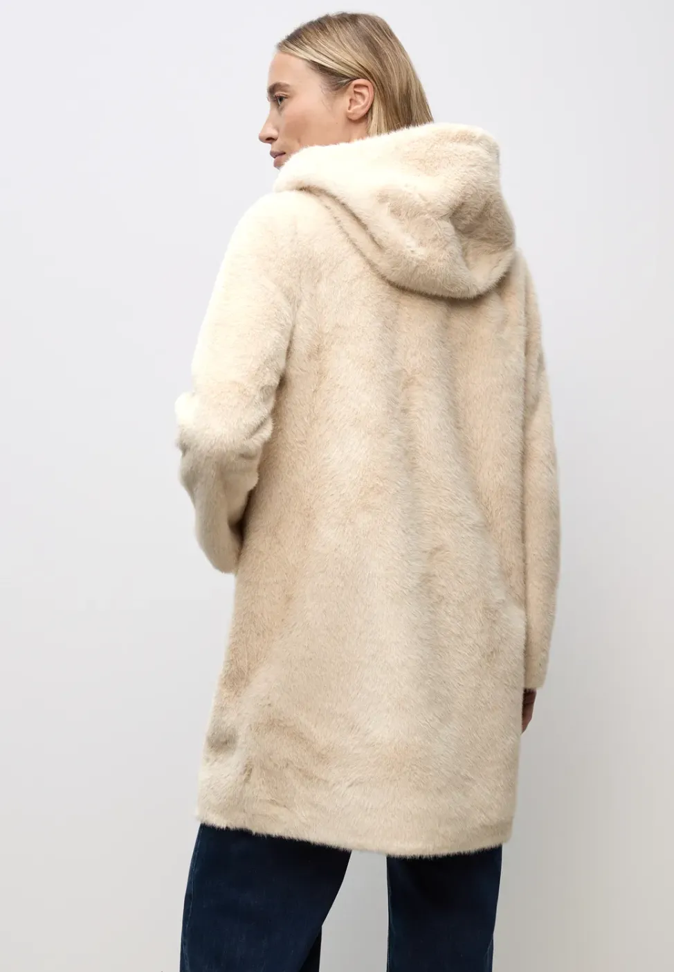 Manteau en fausse fourrure avec capuche