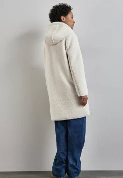 Manteau en peluche avec capuche