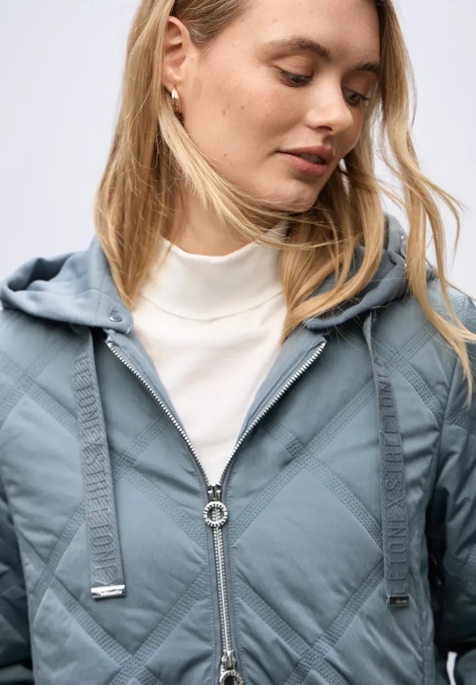 Manteau matelassé avec capuche