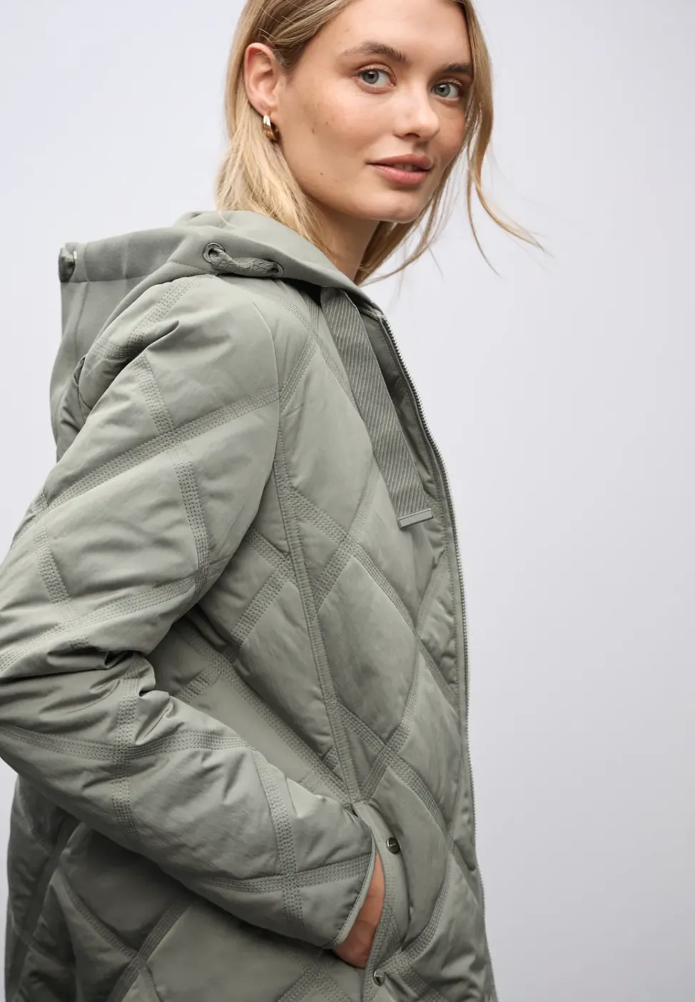 Manteau matelassé avec capuche