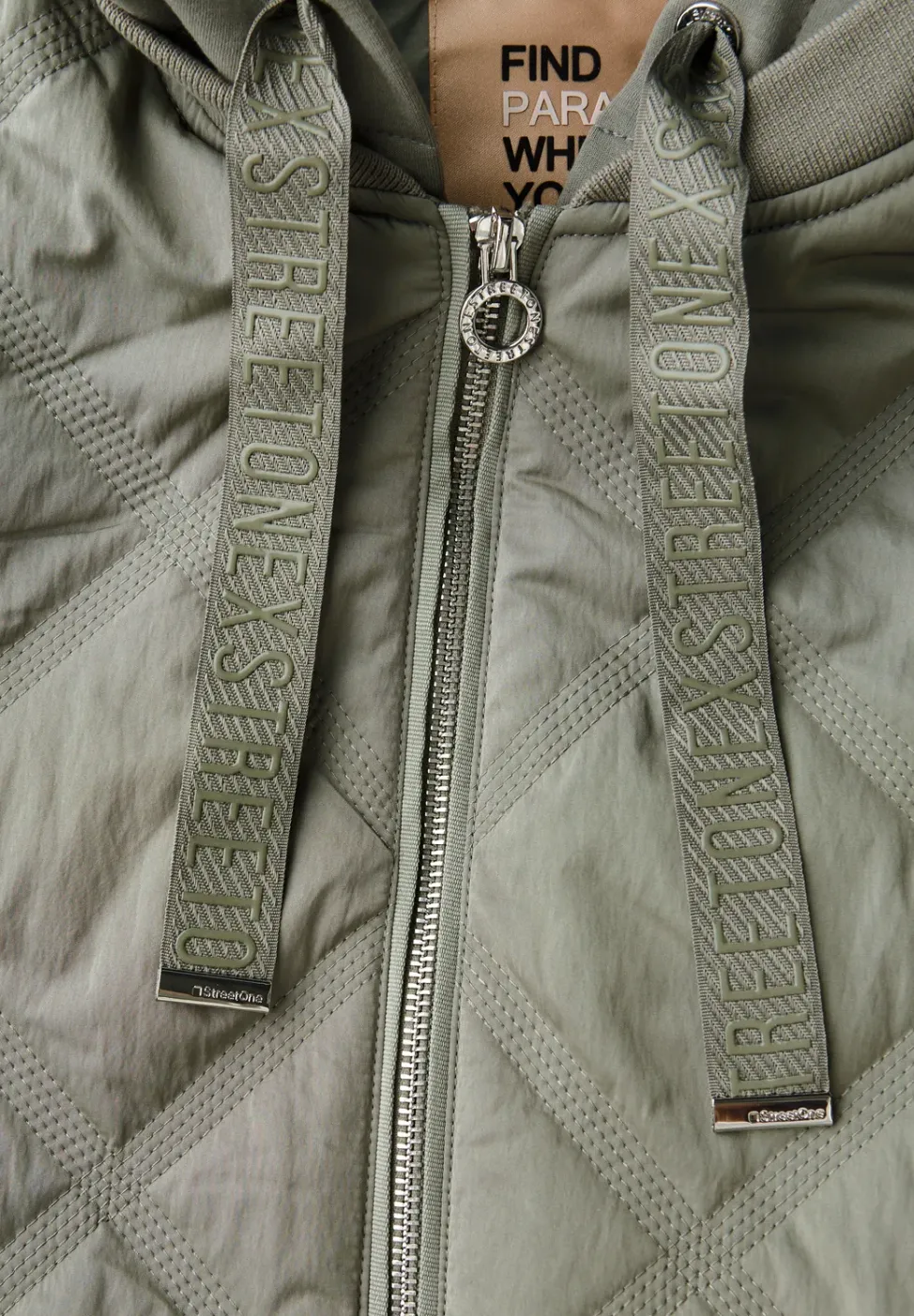 Manteau matelassé avec capuche