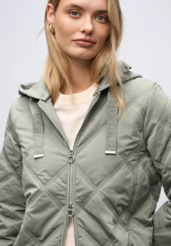 Manteau matelassé avec capuche
