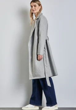 Manteau à revers