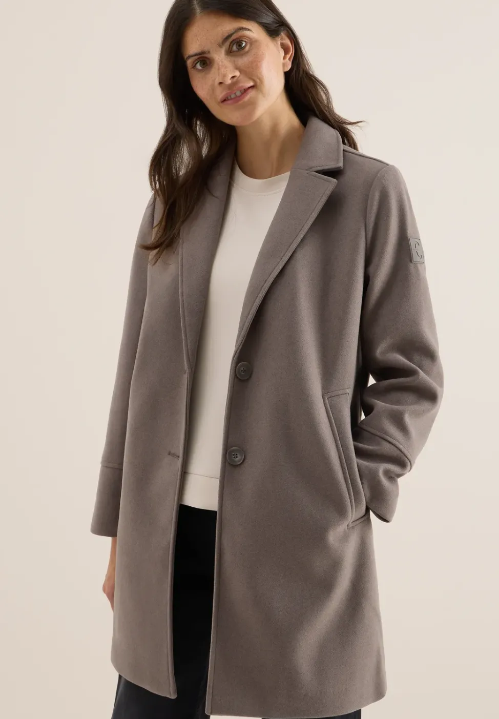 Manteau à revers aspect laine