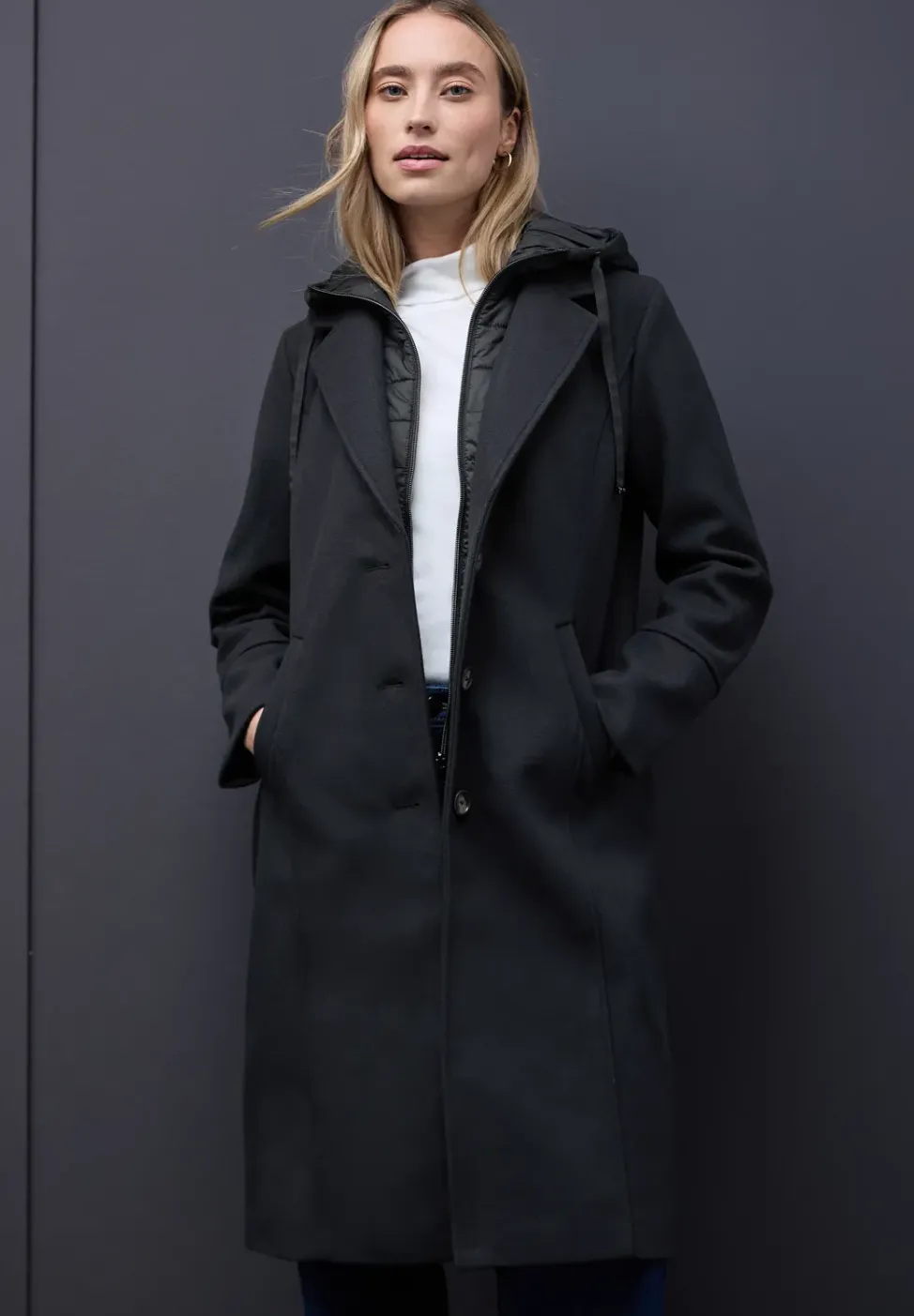 Manteau à revers avec incrustation