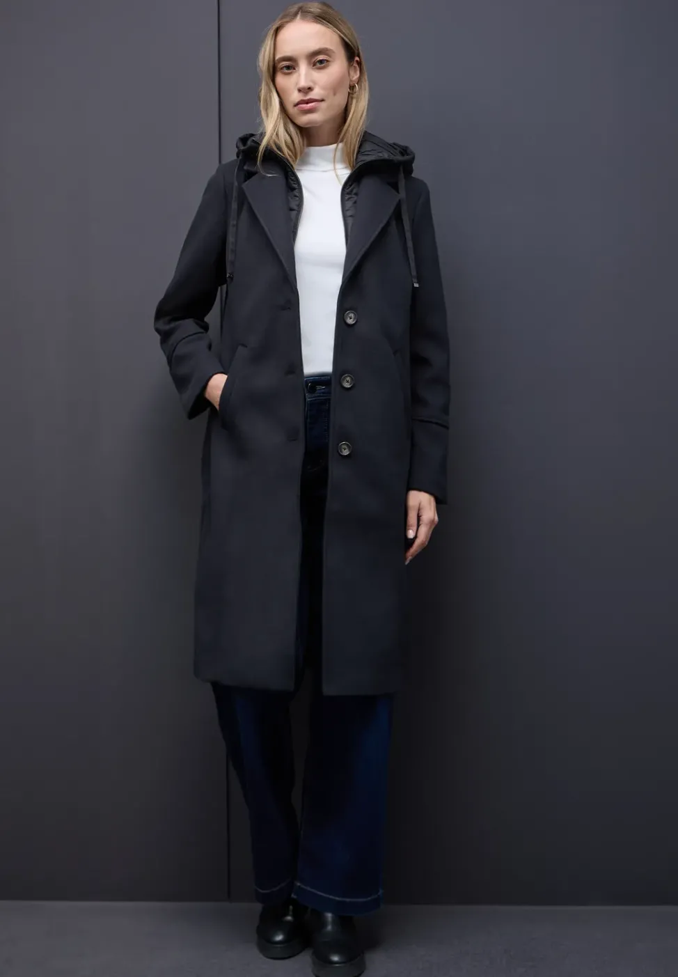 Manteau à revers avec incrustation