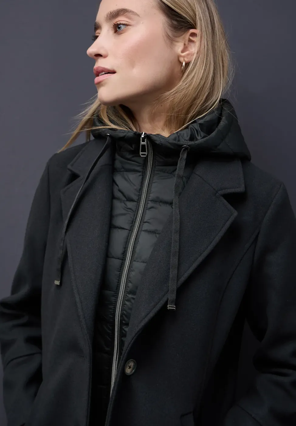 Manteau à revers avec incrustation