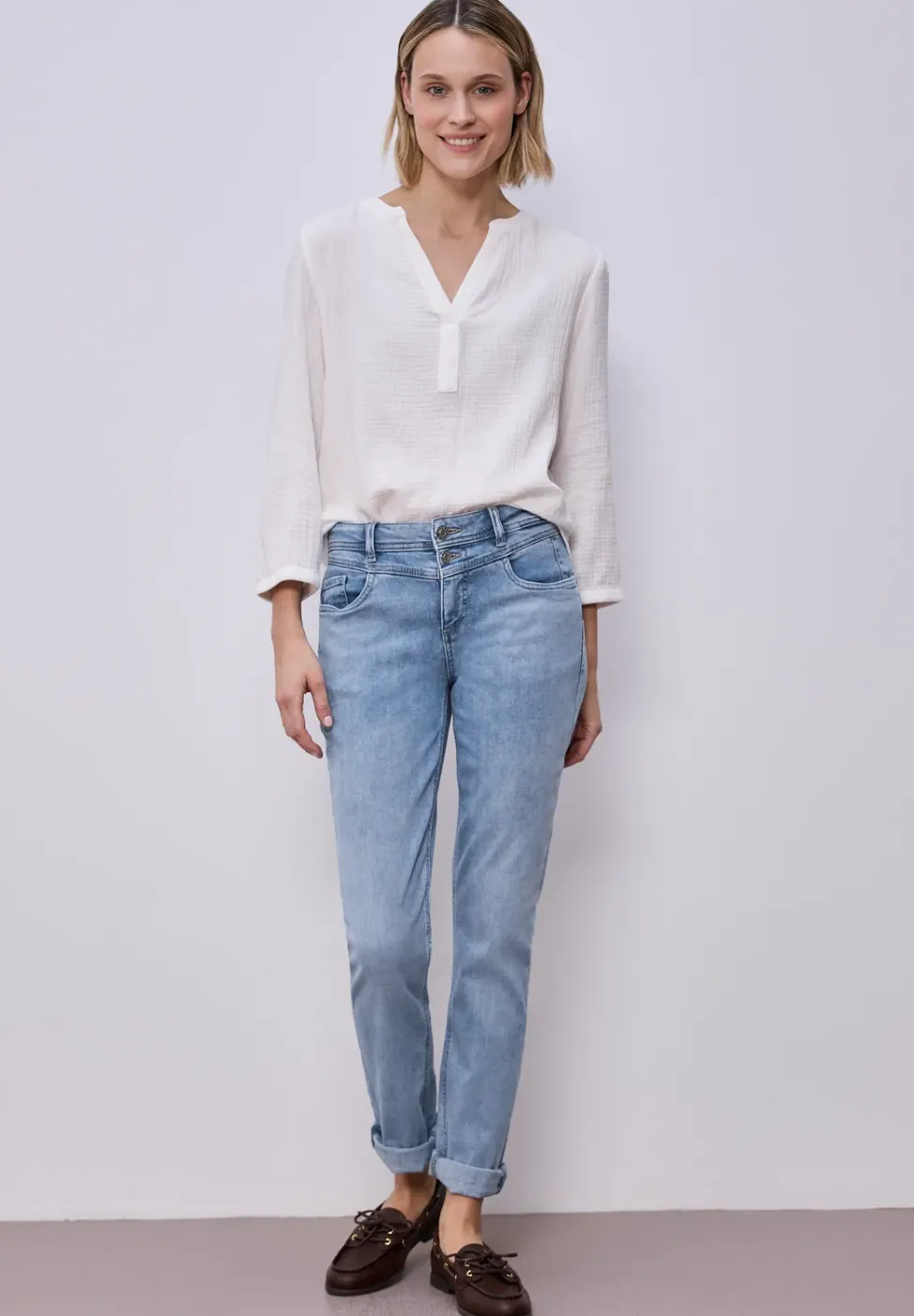 Mid Waist Slim Leg Jeans avec turn-up