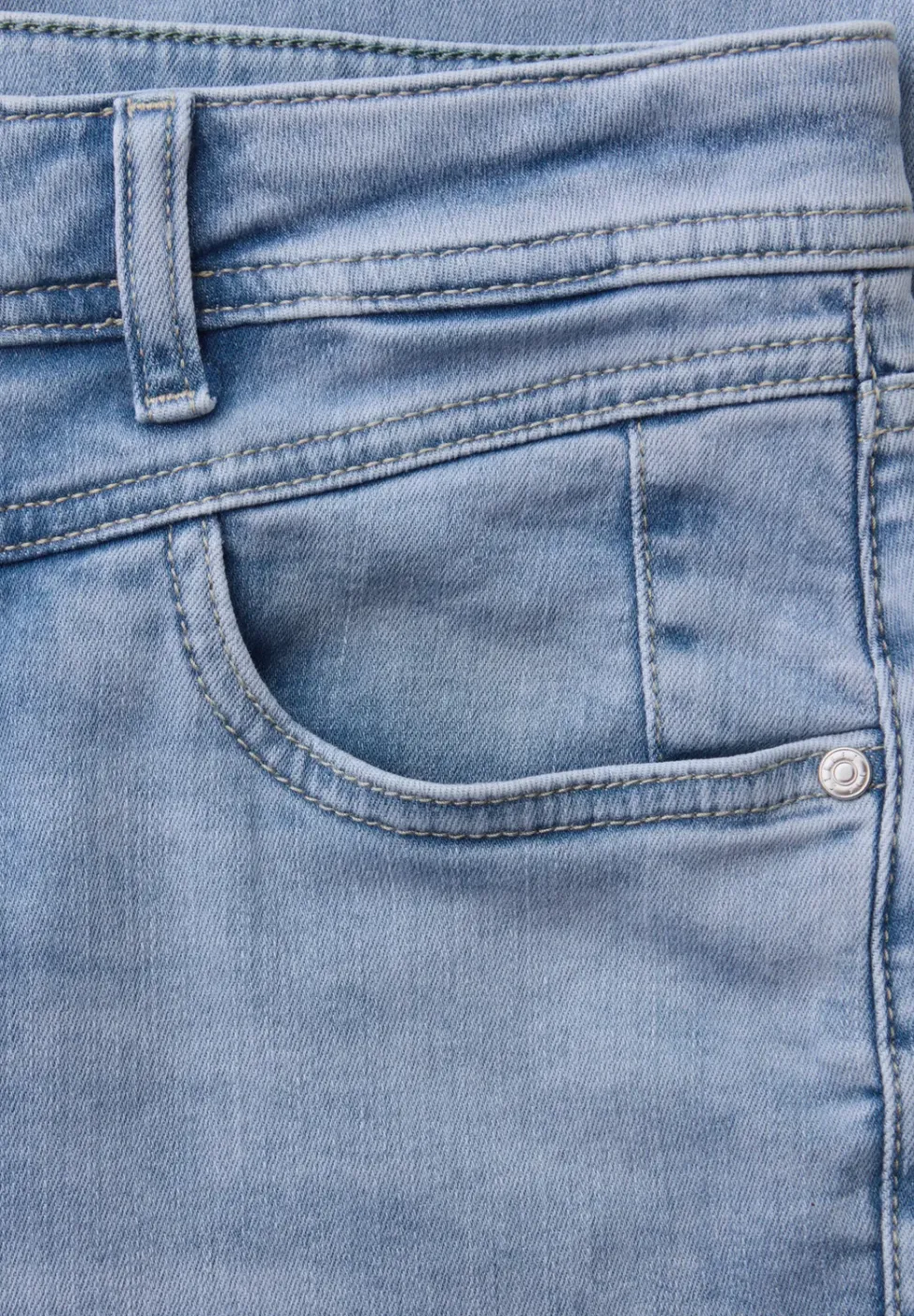 Mid Waist Slim Leg Jeans avec turn-up