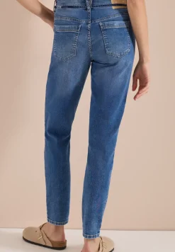 Mid Waist Slim Leg Jeans dans un Casual Fit