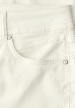Mid Waist Slim Leg Jeans dans un Casual Fit