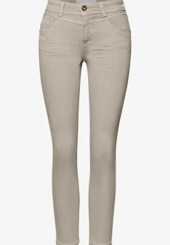 Mid Waist Slim Leg Jeans dans un Casual Fit