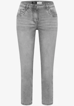 Mid Waist Slim Leg Jeans dans un Casual Fit