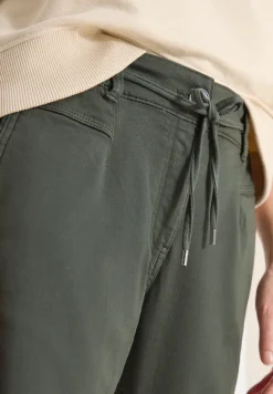 Mid Waist Slim Leg Pantalon Loose Fit