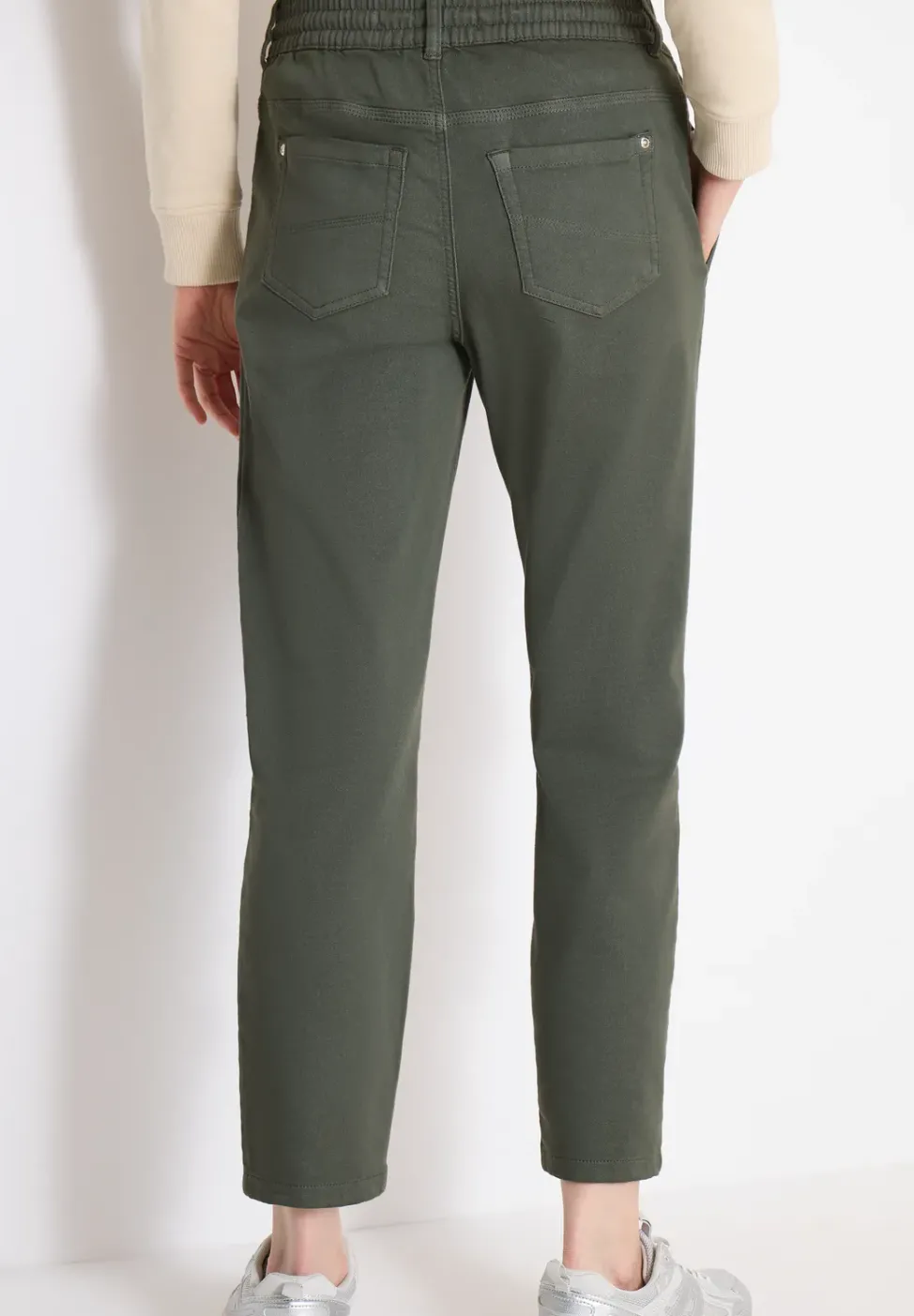 Mid Waist Slim Leg Pantalon Loose Fit
