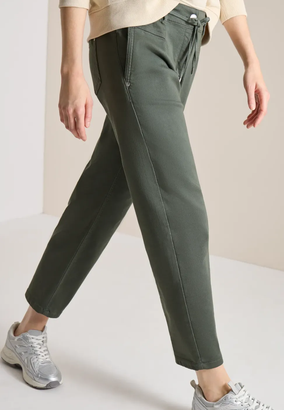 Mid Waist Slim Leg Pantalon Loose Fit