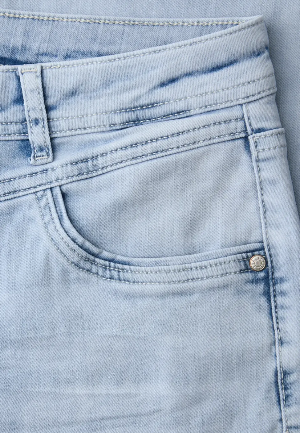 Mid Waist Straight Leg Jeans en coupe casual