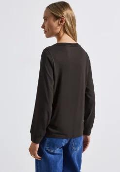 Mélange de matériaux pour la chemise en mousseline