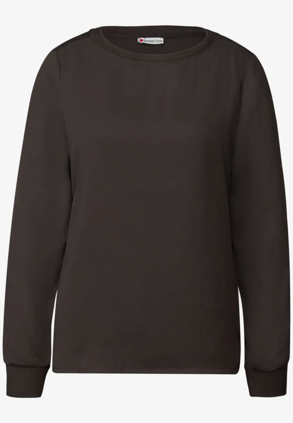 Mélange de matériaux pour la chemise en mousseline
