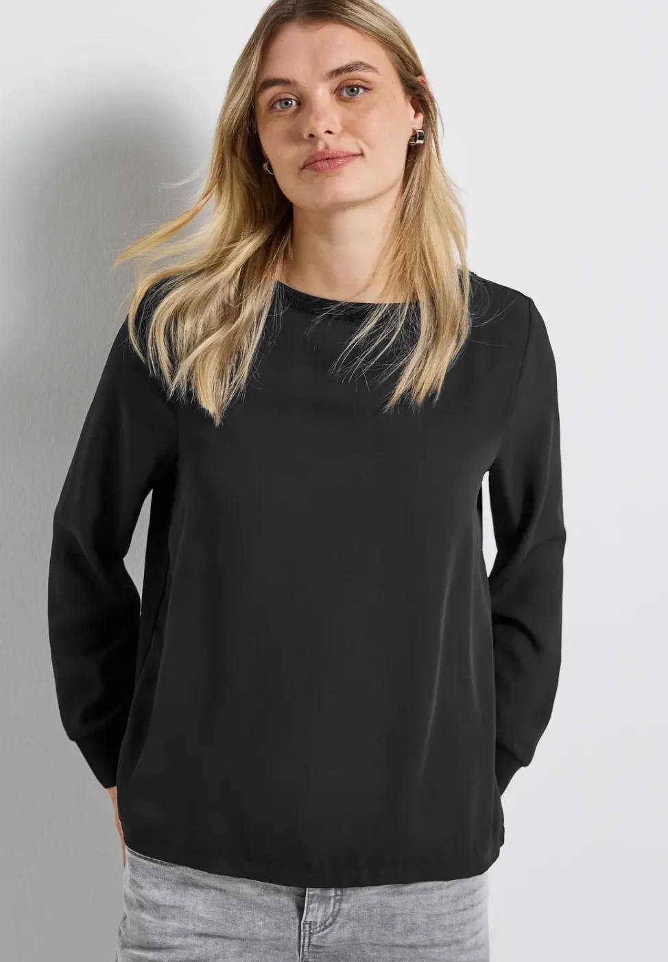 Mélange de matériaux pour la chemise en mousseline