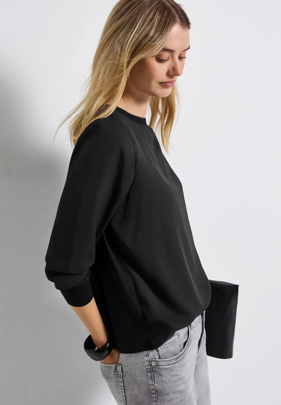 Mélange de matériaux pour la chemise en mousseline
